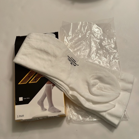 Futuro anti embolism knee length stockings, size M, color white. Soft, durable - Picture 7 of 8